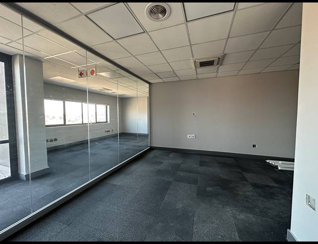 396.50M² OFFICE TO LET IN IRENE